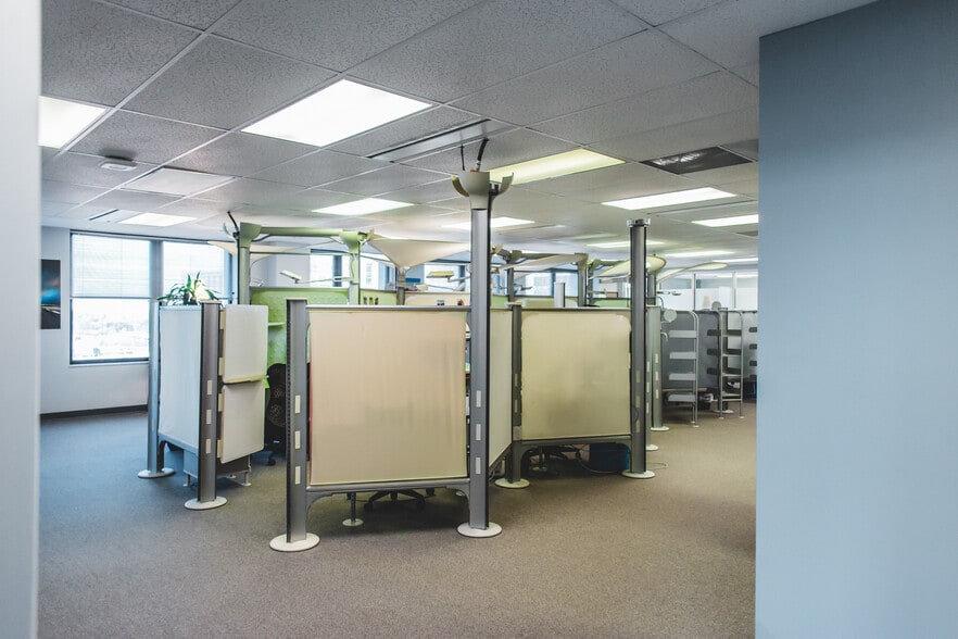 More Photos Of W 3rd St, Winston-Salem Office For Sale