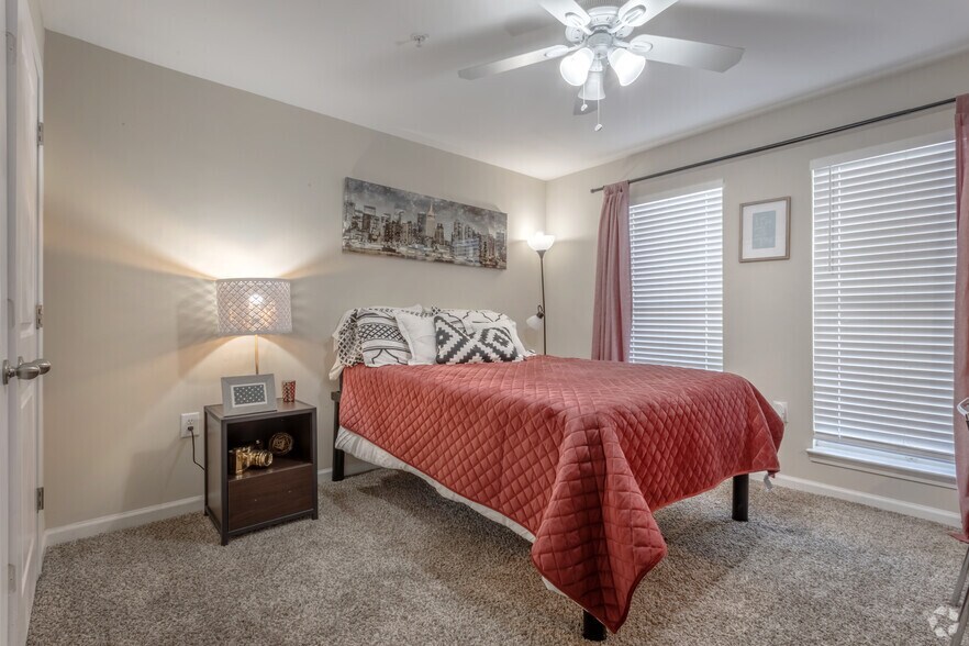 More Photos Of 1725 Harvey Mitchell Pky S, College Station Apartments For Sale