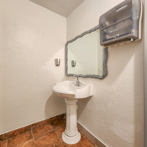 More Photos Of 1200 S Beeline Hwy, Payson General Retail For Sale