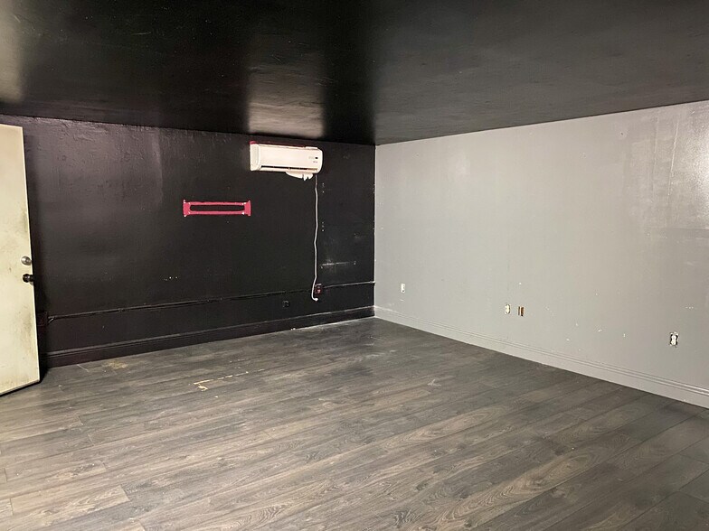 More Photos Of 2845 NW 35th St, Miami Warehouse For Sale