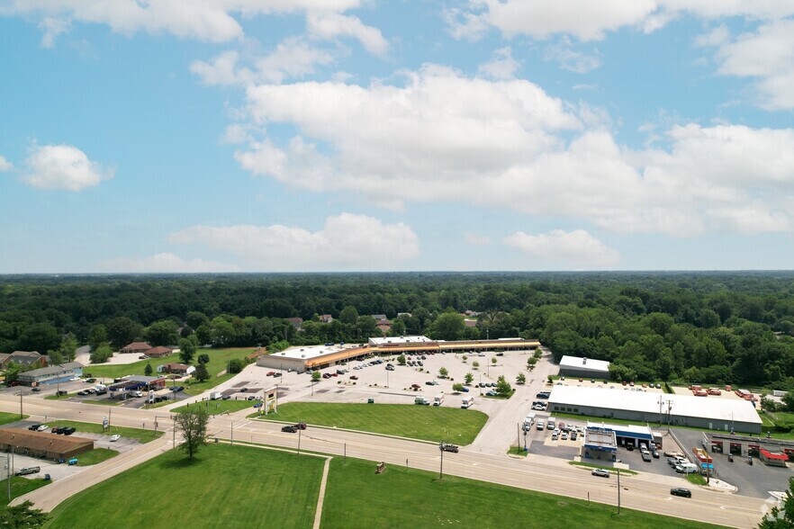 More Photos Of 1948-1982 Vandalia St, Collinsville Unknown For Lease