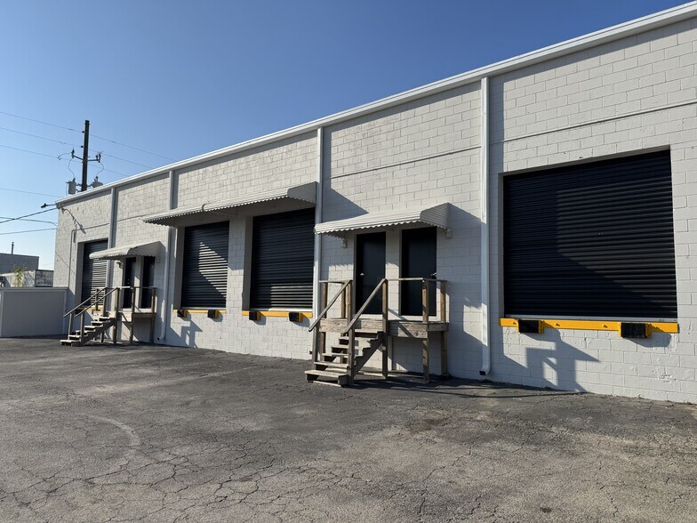 More Photos Of 6593 Powers Ave, Jacksonville Service For Lease