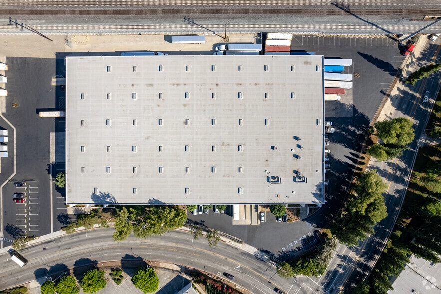 More Photos Of 2720 Pellissier Pl, City of Industry Warehouse For Lease