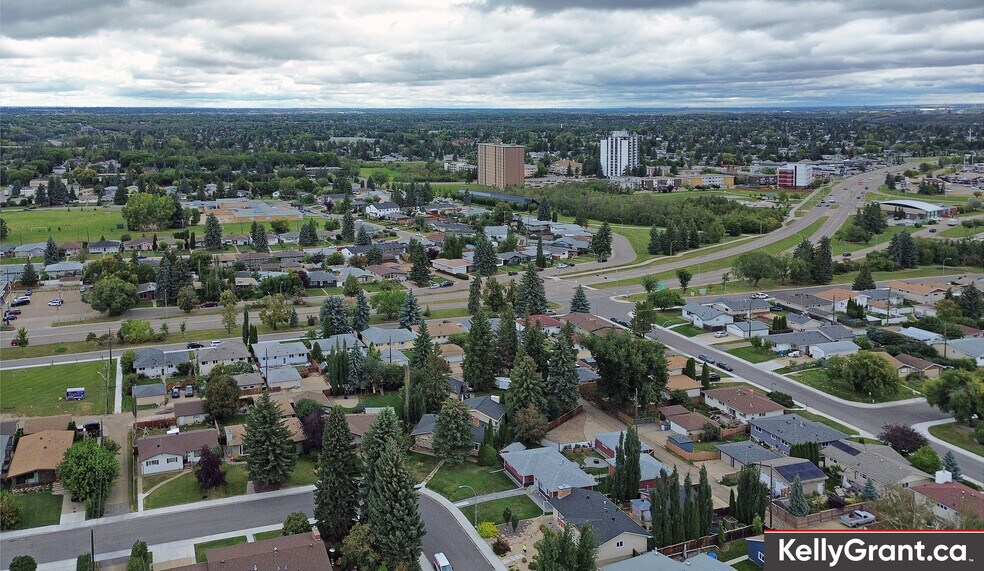 More Photos Of 9657 68A St NW, Edmonton Multifamily For Sale