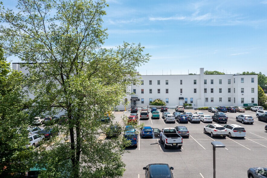 More Photos Of 15-01 Route 4 W, Fair Lawn Medical For Sale