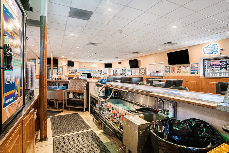 More Photos Of 203 N Egan Ave, Madison General Retail For Sale