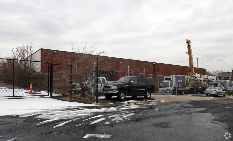 Primary Photo Of 500 Emerson St NE, Washington Warehouse For Lease