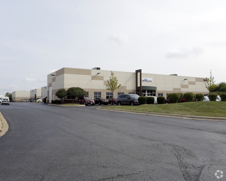 More Photos Of 9850 W 190th St, Mokena Light Distribution For Lease