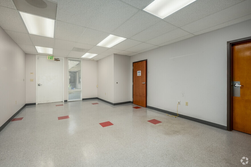 More Photos Of 3637 Mission Ave, Carmichael Office For Sale