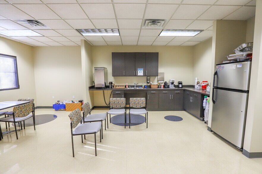 More Photos Of 3811 NW 40th Ter, Gainesville Office For Lease
