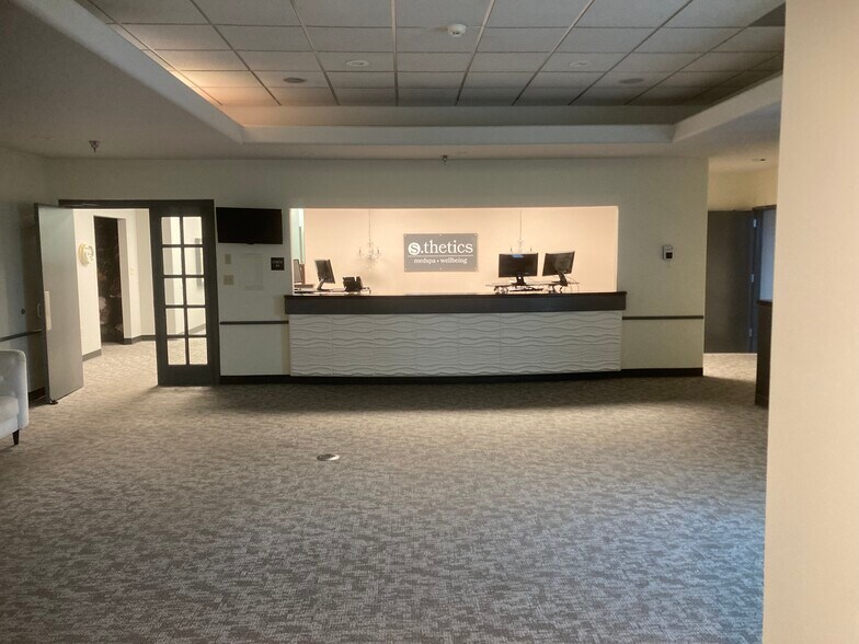 More Photos Of 3510 Clinton Pl, Lawrence Medical For Lease