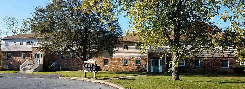 Primary Photo Of 8059 Somerset St, Hummelstown Apartments For Sale