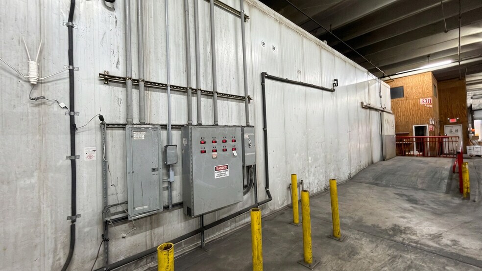 More Photos Of 3190 W 15th Ave, Hialeah Manufacturing For Lease