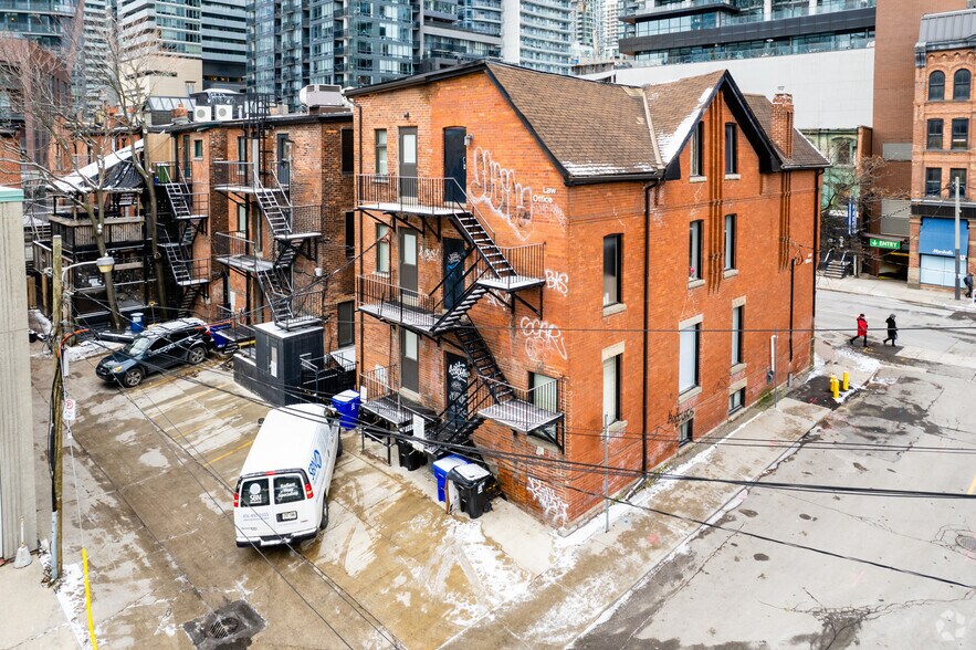 More Photos Of 109-129 John St, Toronto Storefront Retail Office For Lease