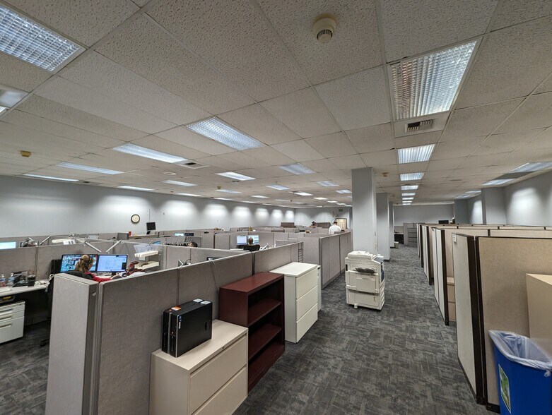 More Photos Of 3965 Clark Ave, Long Beach Office For Sale