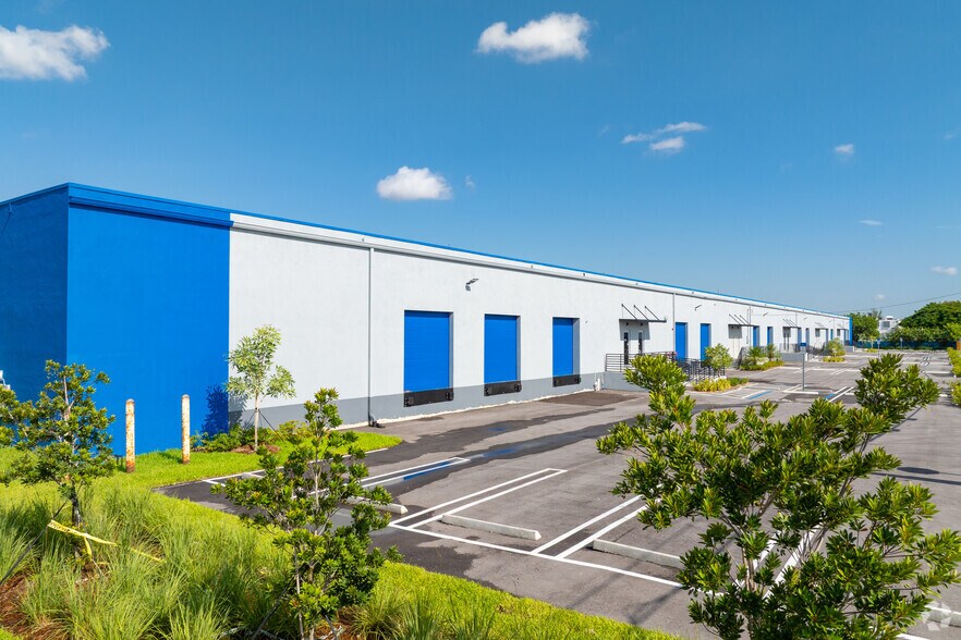 More Photos Of 7100 NW 36th Ave, Miami Warehouse For Lease