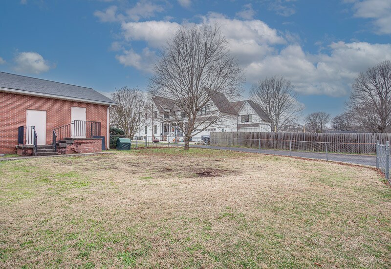 More Photos Of 510 Rosebank Ave, Nashville Schools For Lease