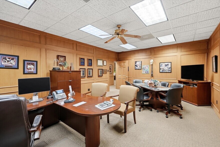More Photos Of 3405 E Highway 377, Granbury Office For Sale