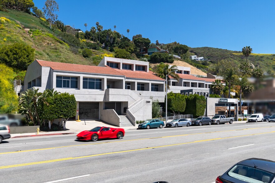 More Photos Of 22809 Pacific Coast Hwy, Malibu Medical For Sale