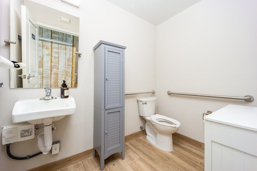 More Photos Of 41 Sw Seminole St, Stuart Apartments For Sale