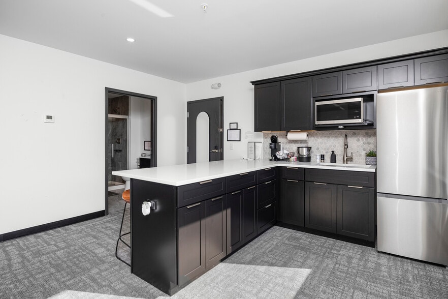 More Photos Of 419 E Market St, Sandusky Hotel For Sale