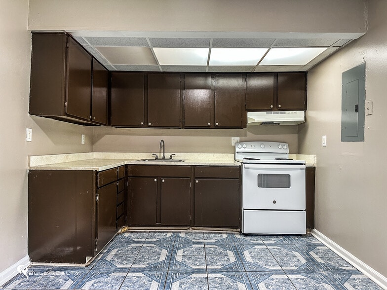 More Photos Of 1514 Northwest Dr NW, Atlanta Apartments For Sale