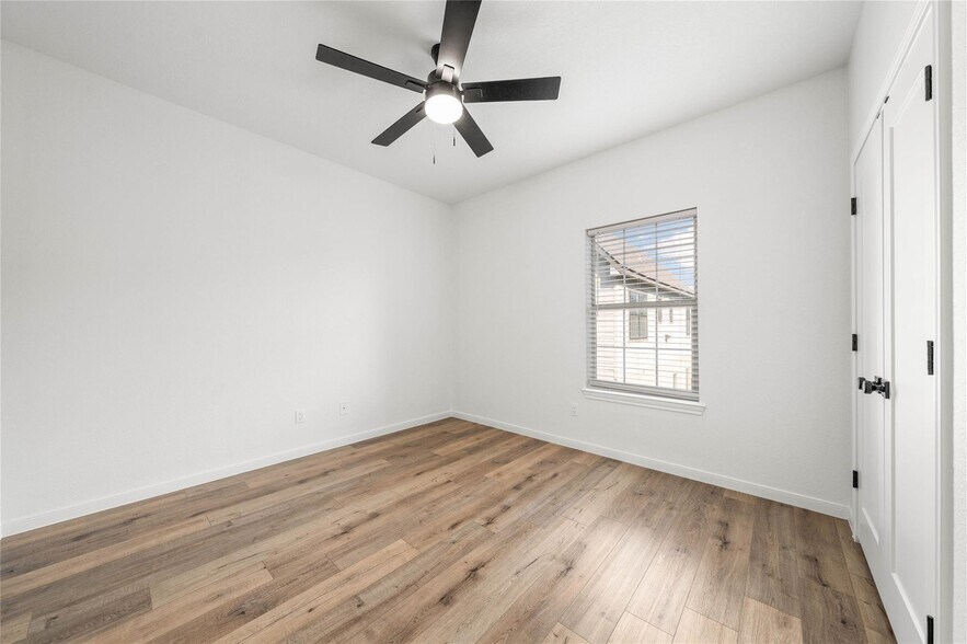 More Photos Of 1911 S 11th St, Waco Apartments For Sale