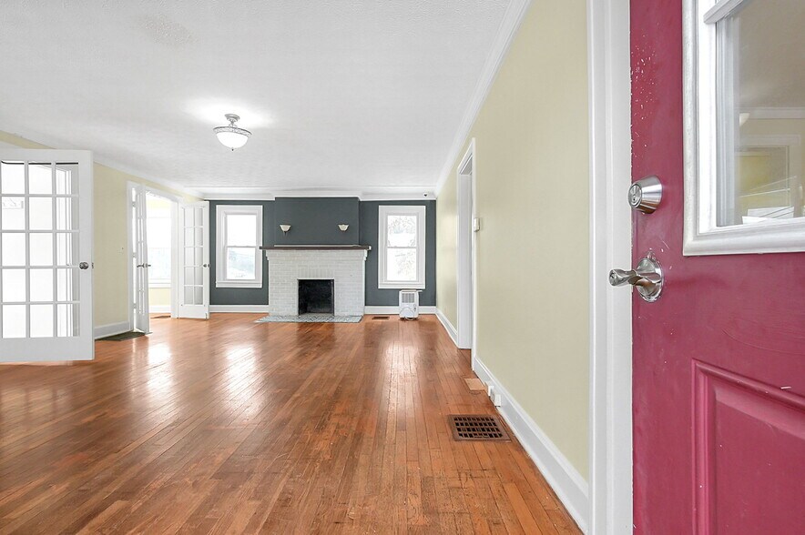 More Photos Of 1805 Columbus Rd, Granville Daycare Center For Sale