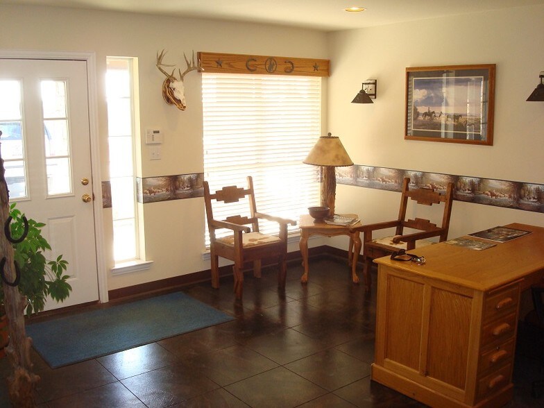 More Photos Of 10201 E Bankhead Hwy, Aledo Office For Lease