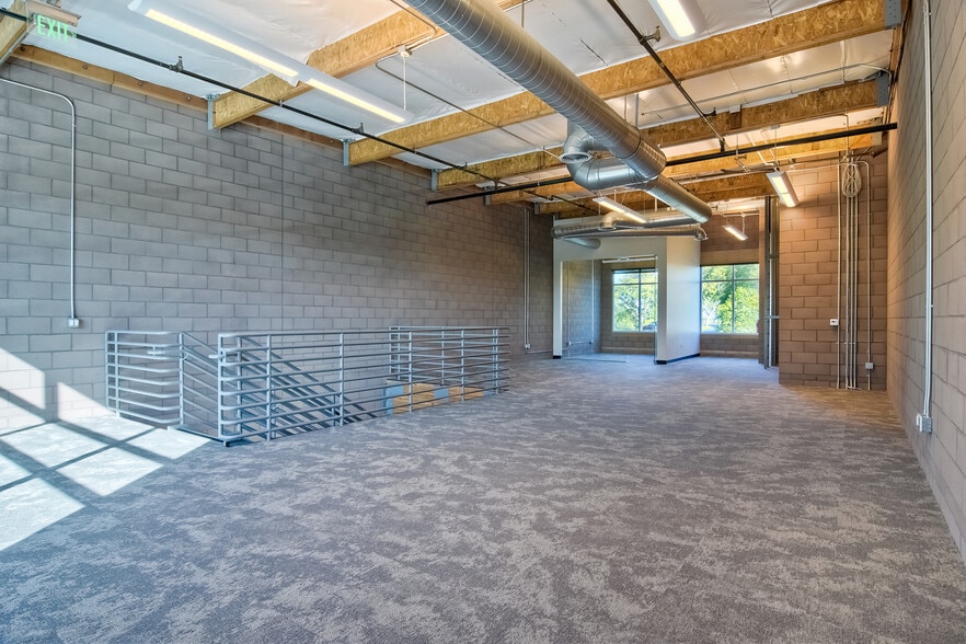 More Photos Of 2540-2546 Gateway Rd, Carlsbad Office For Sale