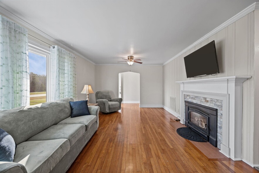 More Photos Of 10612 Durham Rd, Timberlake Flex For Sale