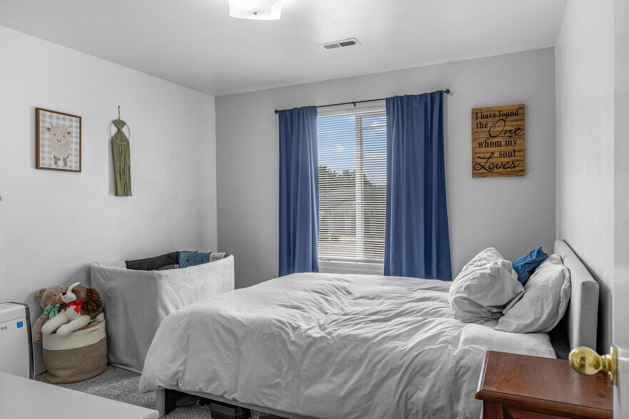 More Photos Of 1805 E Overland Rd, Meridian Apartments For Sale
