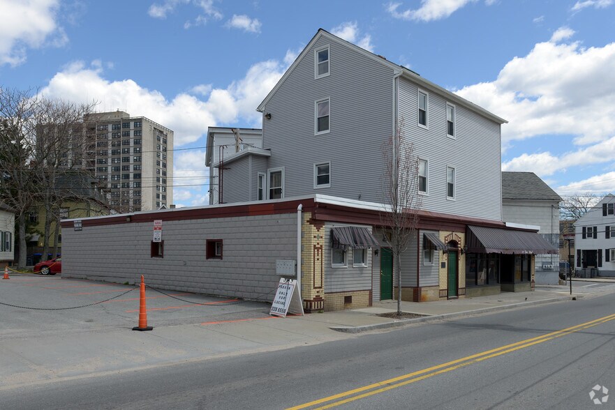 More Photos Of 168 Dean St, Providence Storefront Retail Residential For Lease