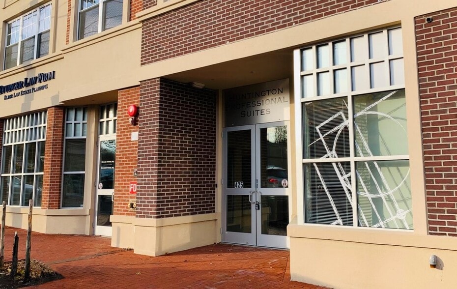 More Photos Of 425 New York, Huntington Apartments For Lease