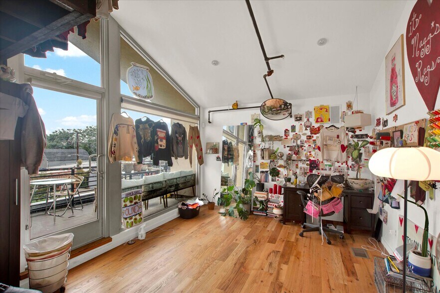 More Photos Of 1250 31st St, Denver Office For Sale