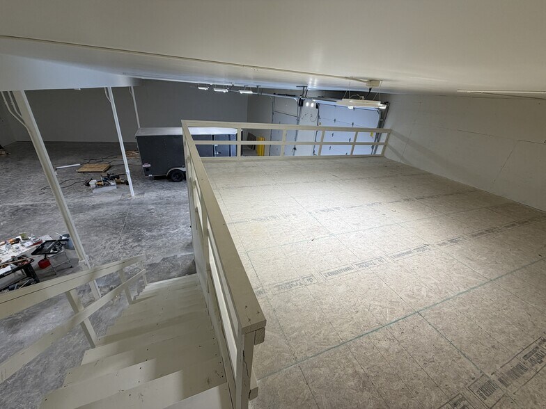 More Photos Of 21 N Skipworth Rd, Spokane Valley Showroom For Lease