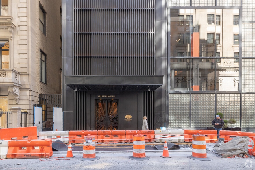 More Photos Of 685 5th Ave, New York Apartments For Lease