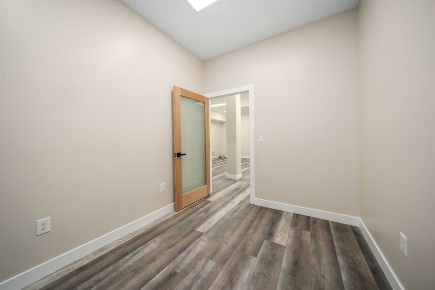 More Photos Of 465 E Palmdale Blvd, Palmdale Loft Creative Space For Lease