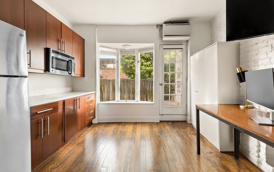 More Photos Of 15 Gay St, New York Apartments For Sale