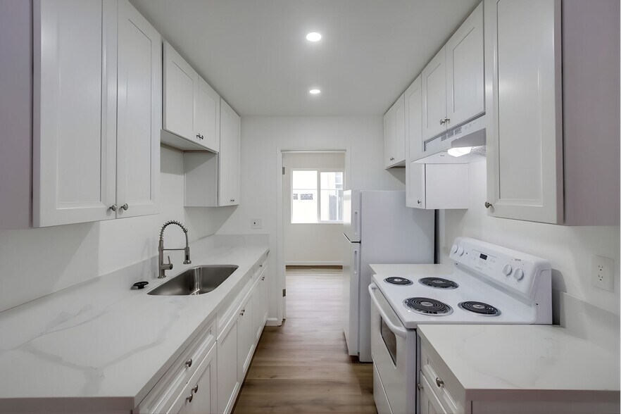 More Photos Of 3845-3855 Chamoune Ave, San Diego Apartments For Sale