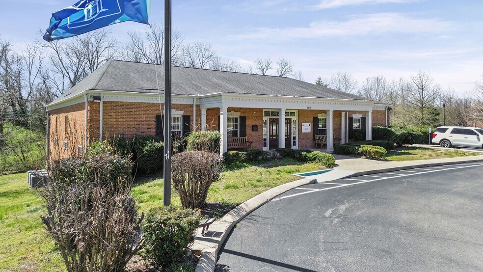 More Photos Of 507 New Highway 96 W, Franklin Medical For Sale