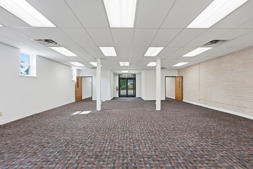More Photos Of 197 E Morse St, Markle Office For Sale