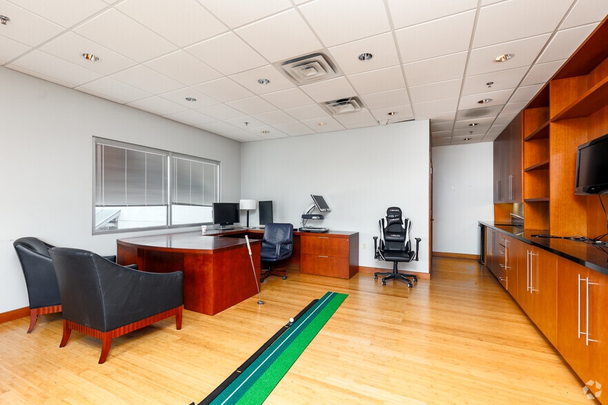 More Photos Of 4464 W Plano Pky, Plano Auto Repair For Lease