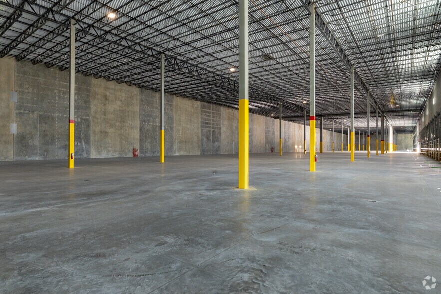 More Photos Of 2260 NW 27th Ave, Miami Refrigeration Cold Storage For Lease
