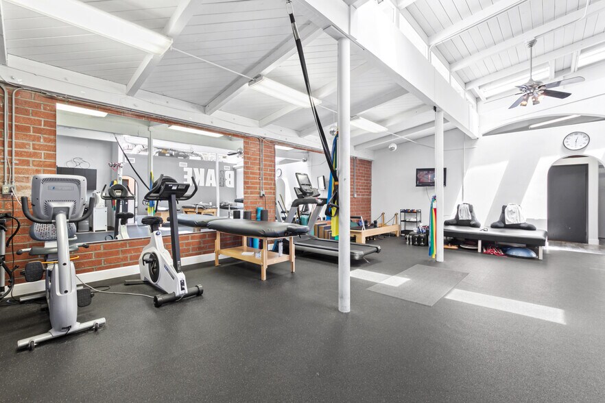 More Photos Of 1714 17th St, Santa Monica Medical For Lease