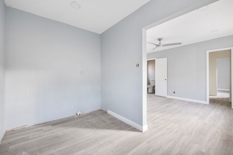 More Photos Of 1059-1063 N Palm Canyon Dr, Palm Springs Storefront For Sale