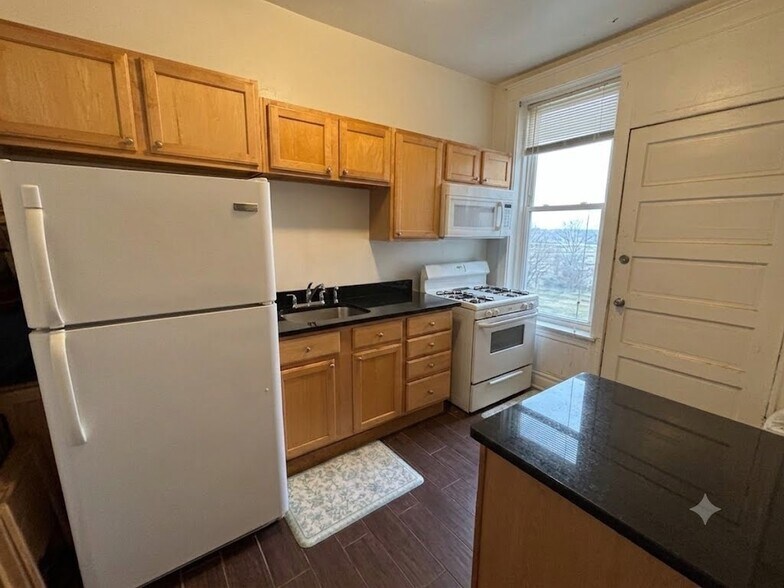 More Photos Of 5322 W Washington Ave, Chicago Apartments For Sale
