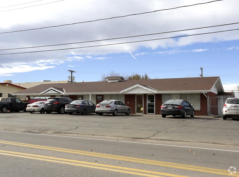 More Photos Of 261-265 S Harlan St, Lakewood Office For Lease