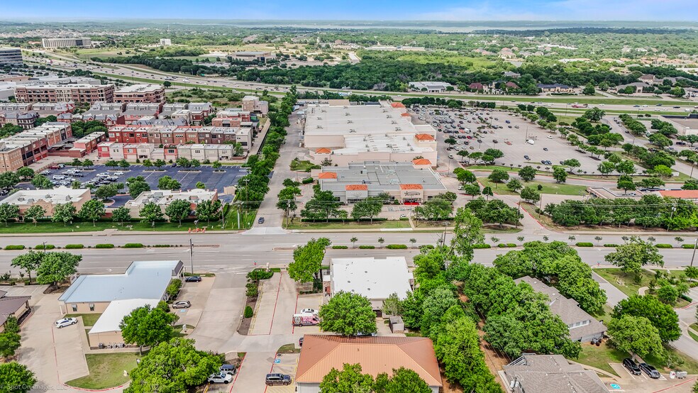 More Photos Of 1695 E Southlake Blvd, Southlake Freestanding For Lease