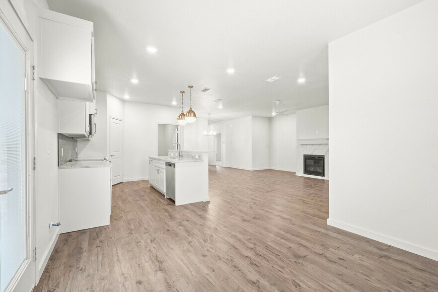 More Photos Of 10911 Albany Ave, Lubbock Specialty For Sale